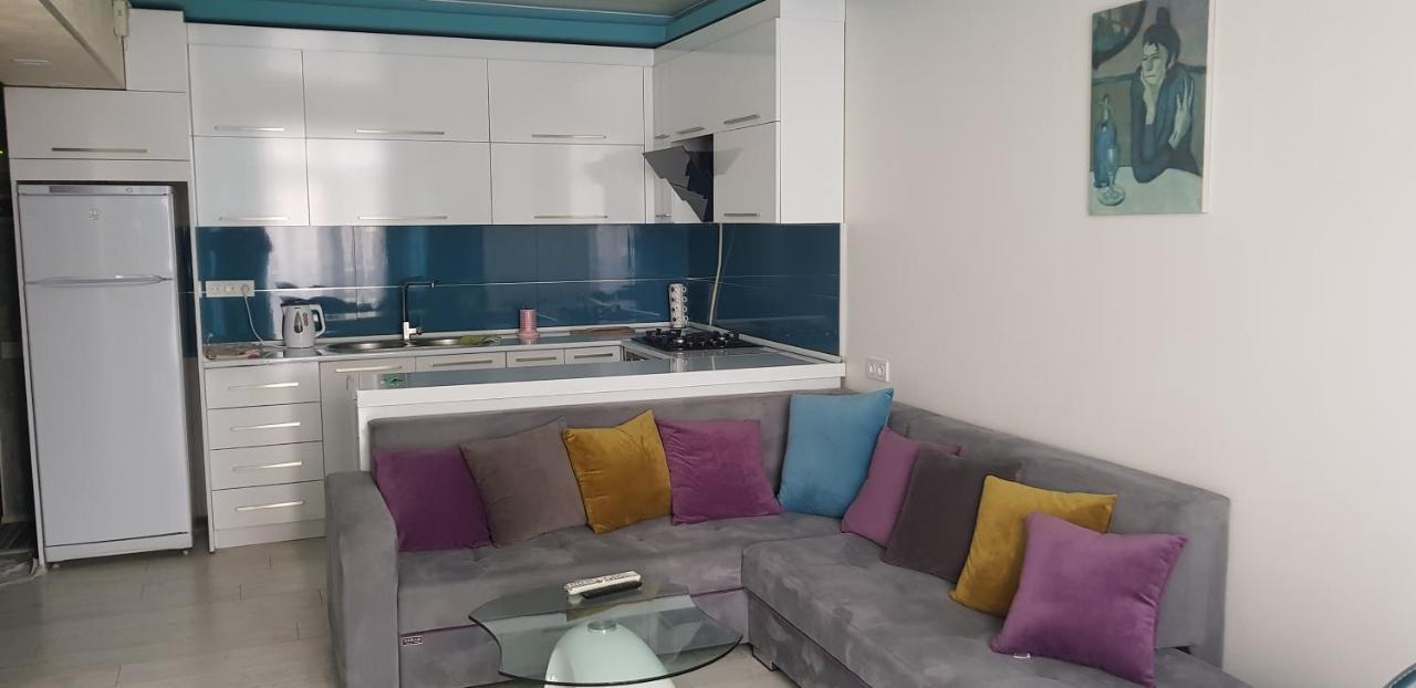 Beautiful Apartment Located In Pushkin Street Jerevan Exteriör bild